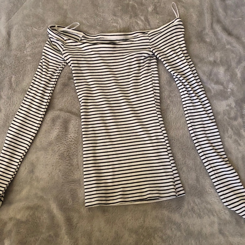 Hollister off the shoulder